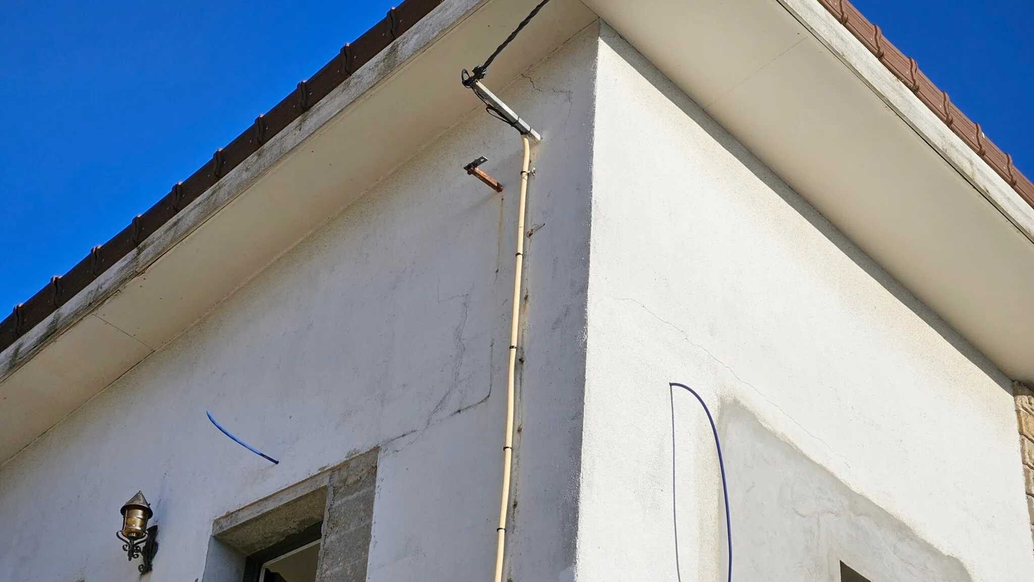 dilatation matériaux et apparition fissures linteau fenêtre